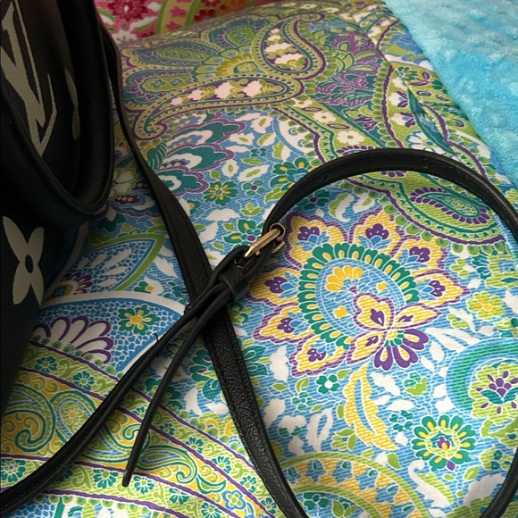 Black Purse with Light Beige Print - Picture 11 of 12